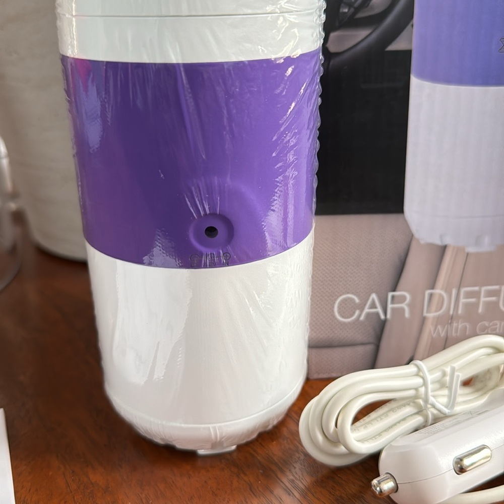 Car Essential Oil Diffuser Humidifier - Picture 3 of 4